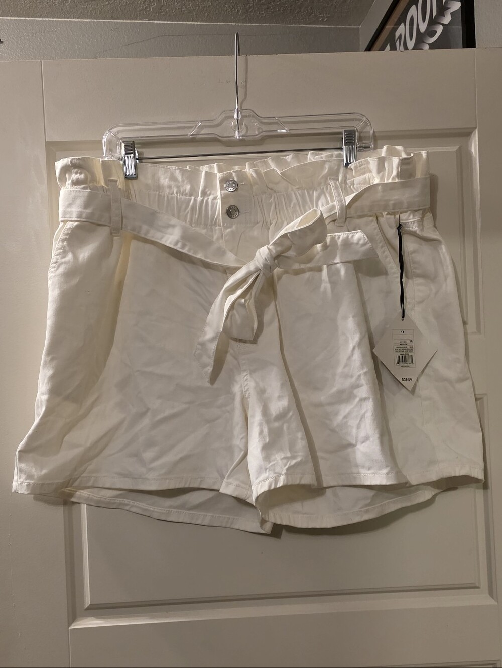 New Ava & Viv High Rise Midi Shorts Womens 1X White Paperbag Waist Stretch NWT